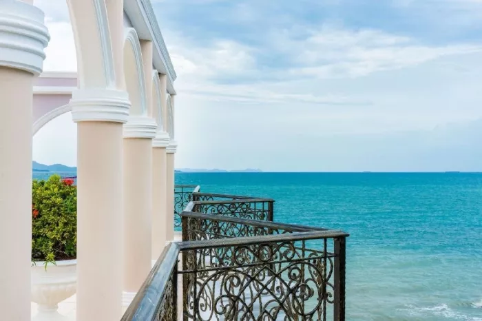 Отель «LK Emerald Beach»