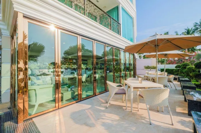 Отель «LK Emerald Beach»