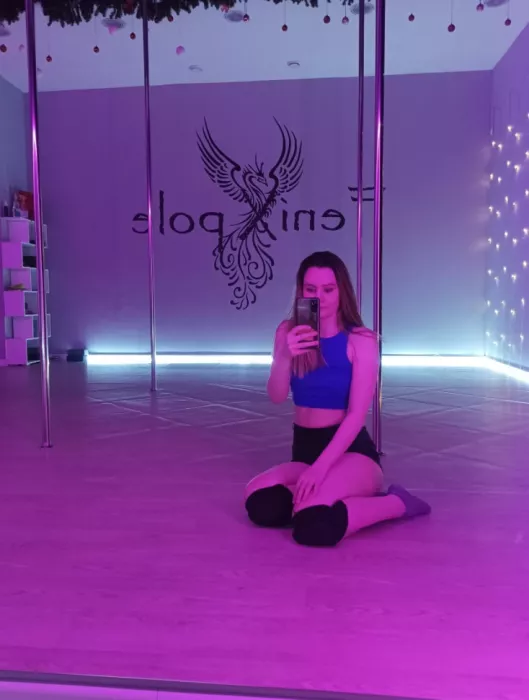 Студия растяжки Pole dance
