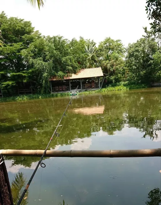 Рыболовный Пруд «Castaway Fishing Park And Restaurant»