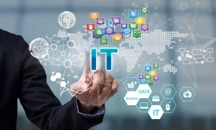 IT-компания "LightTech"