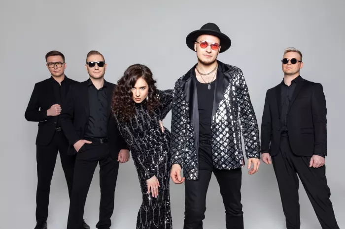 Кавер группа "Dollars Band".