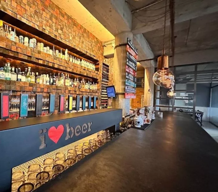 Бар Bar & Restaurant naïv