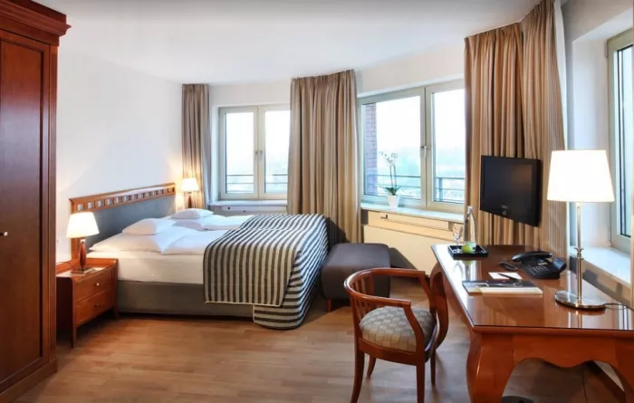 Отель Lindner Hotel Frankfurt Main Plaza